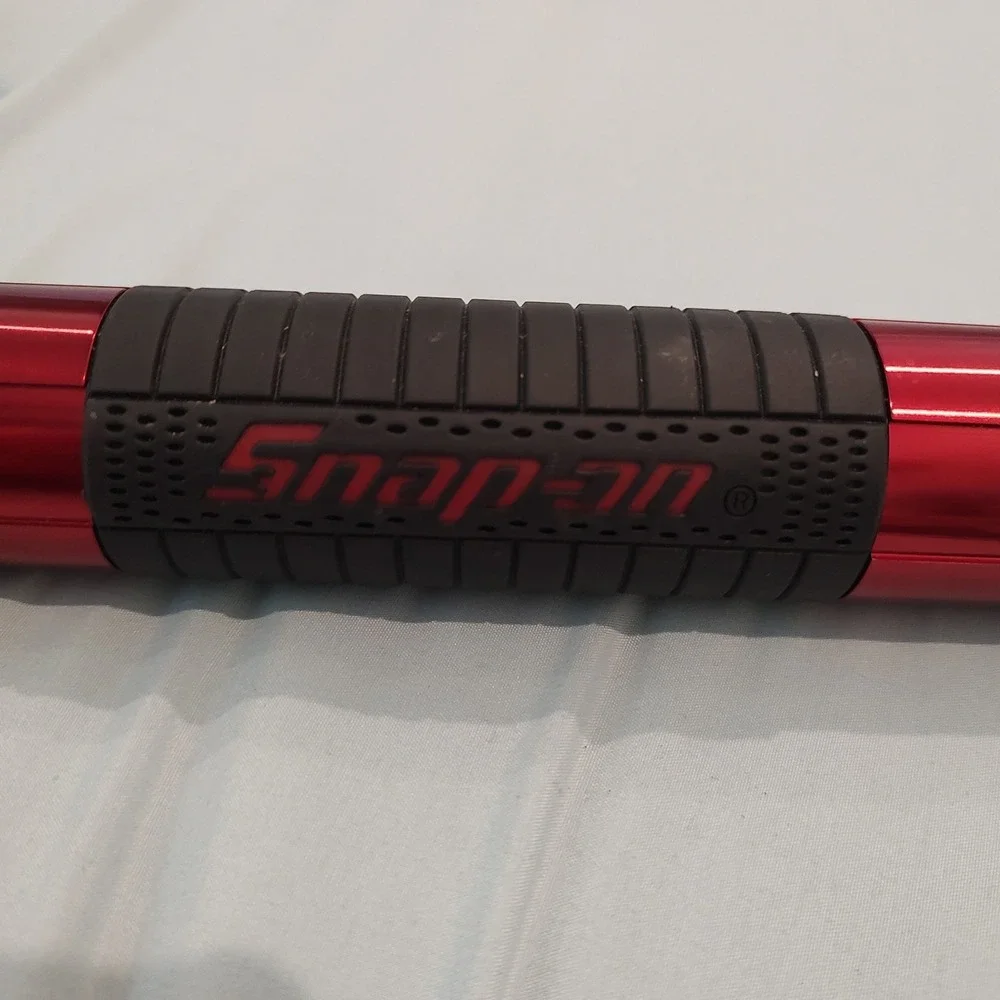 Snap-on Tools 2 D Cell Flashlight red anodized aluminum and rubber grips 13